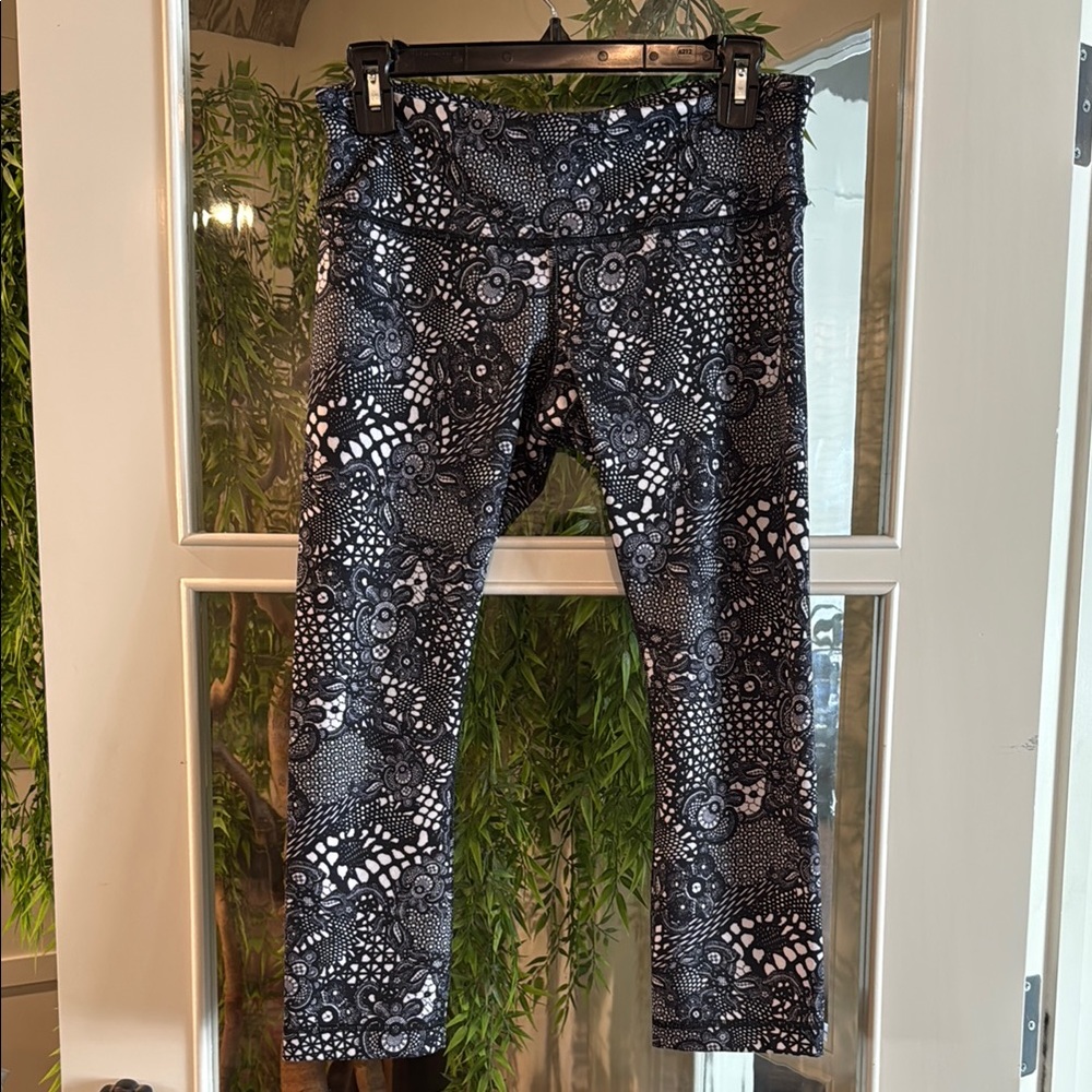 lululemon Patterned capri